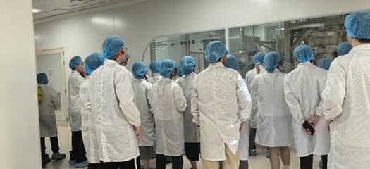 黨支部活力提升計(jì)劃 | 中山大學(xué)生科院師生“探秘”湯臣倍健珠?；?黨建與知識(shí)雙豐收!